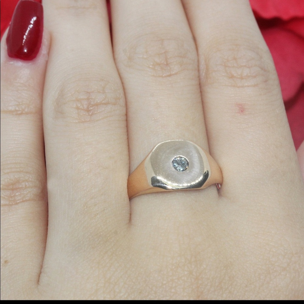 Diamond Signet Ring 10K Yellow Gold 0.10 CTW
Round Diamond Size 6.25 Estate